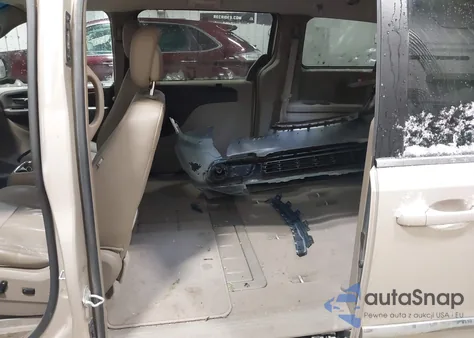 2015 Chrysler Town & Country Touring z USA, uszkodzony, nr VIN 2C4RC1BG3FR637235